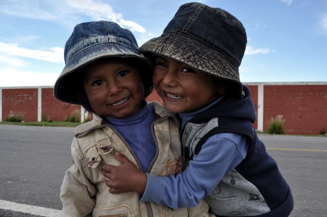 bauernkinder in yunguyo